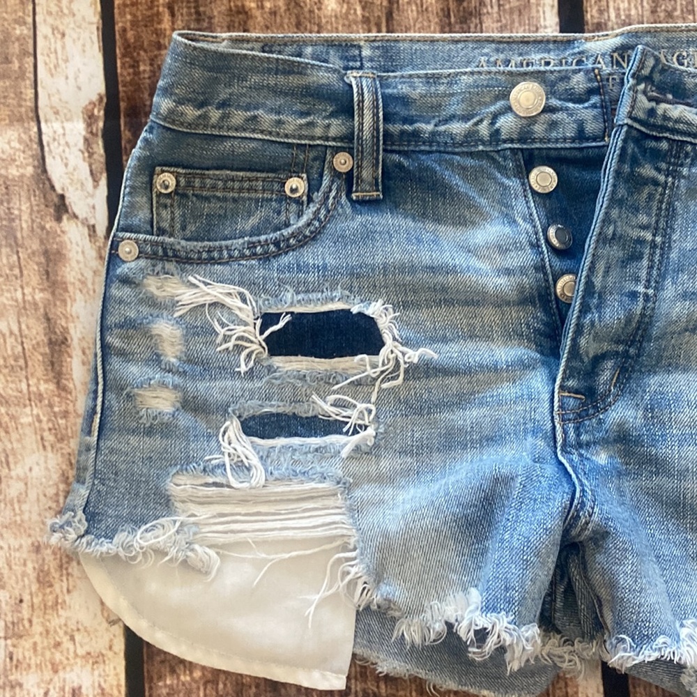 🌴 BUNDLE 5 FOR $25! 
AEO Sz 4 Jean depressed shorts button fly - Picture 2 of 8